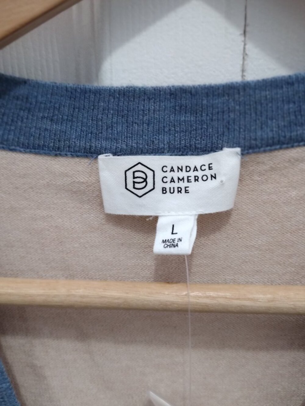 Candace Cameron Bure Cardigan Size L Beige Blue Trim Button Front Lightweight - Picture 4 of 6